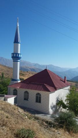 KEMAL GÖKÇEK CAMİ (2014 YILINDA YILDIRIM DÜŞMESİYLE HASAR GÖREN MİNARE YENİDEN YAPILDI.)